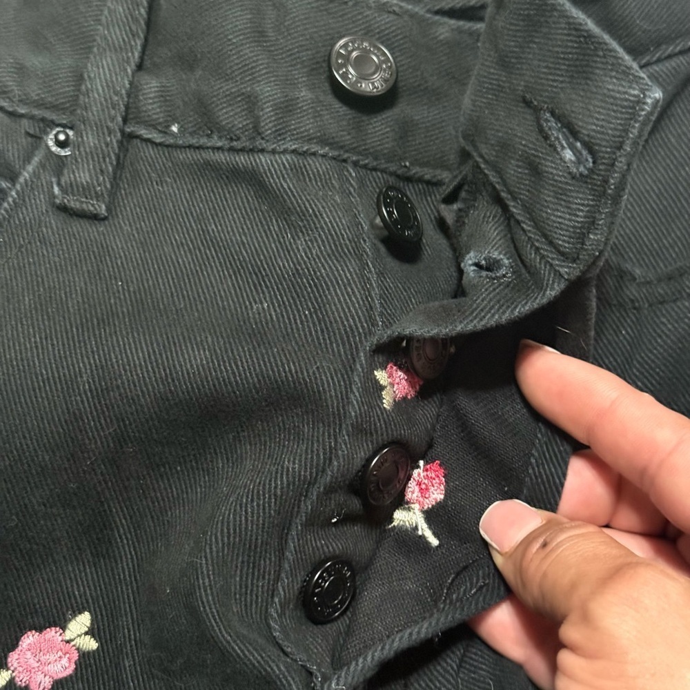 PacSun Black Cropped Jeans with Pink Details - Picture 12 of 12